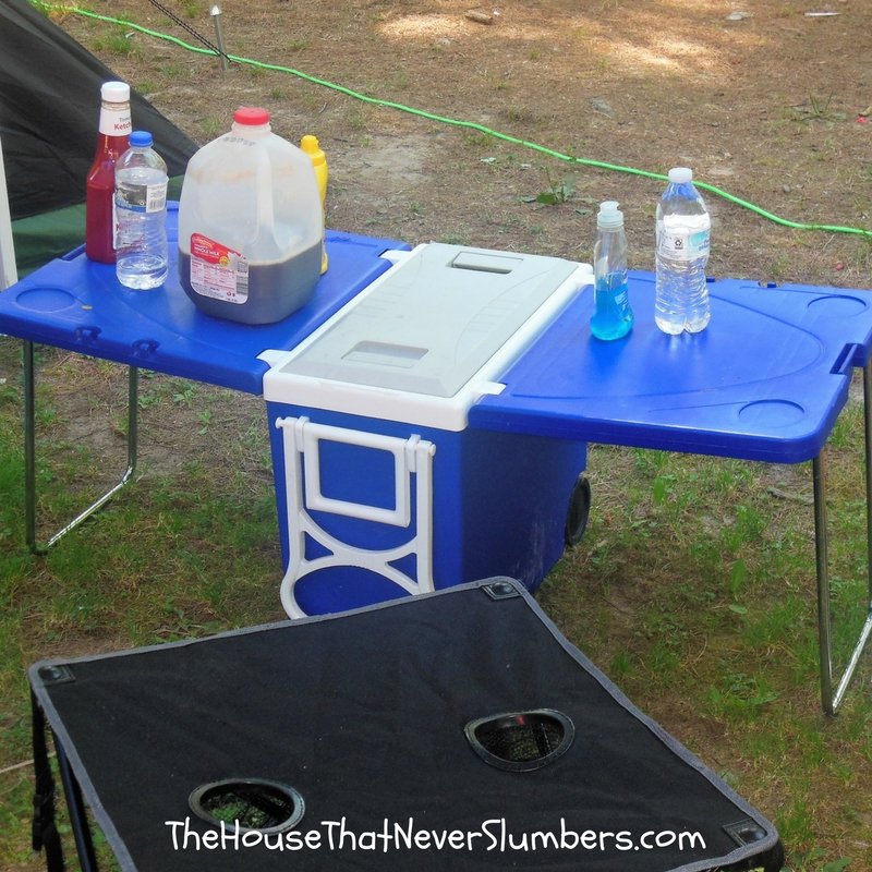 Cooler table with store chairs