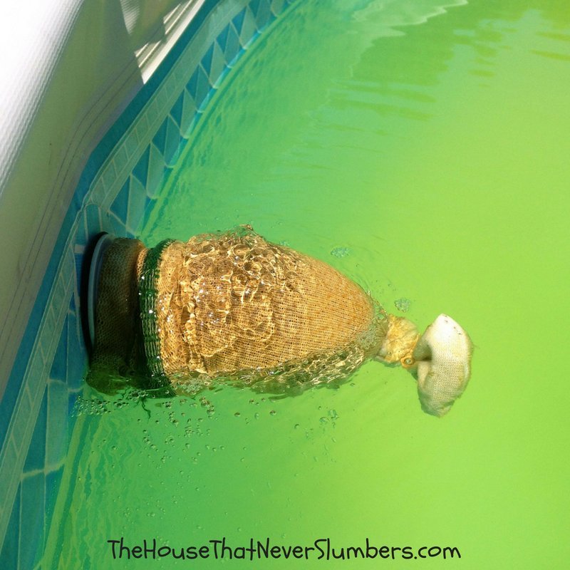 How to Remove Rust from Your Swimming Pool without Chemicals - Are you having trouble removing rust from your swimming pool? Find out how you can use cheap, white socks to filter rust from your pool water. #summer #swimmingpool #poolcare #poolwater